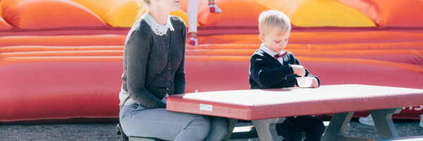 231122_Kindersitzgruppe Forio_Blau_Rot_Grau_2