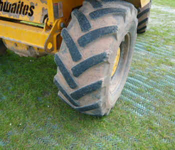 Bagger auf GrassProtecta