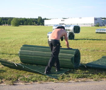 TERRAM-GrassProtecta-CaseStudy-Sothside-2012-Verlegung (14)
