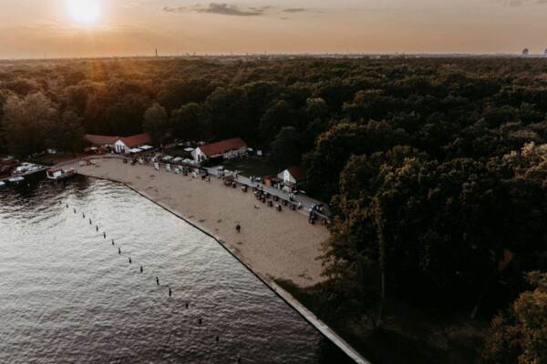 Strand am See vor Festival